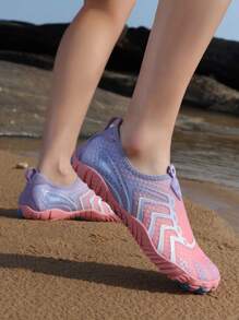 Contrast Color Striped Beach Water Shoes For Men, Thin Fabric Quick-Dry Anti-Slip Soft Sole Yoga Shoes, Suitable For Teens, Casual Summer, Outdoor, Athletic, Vacation, Graduation Gifts, Birthday Accessories