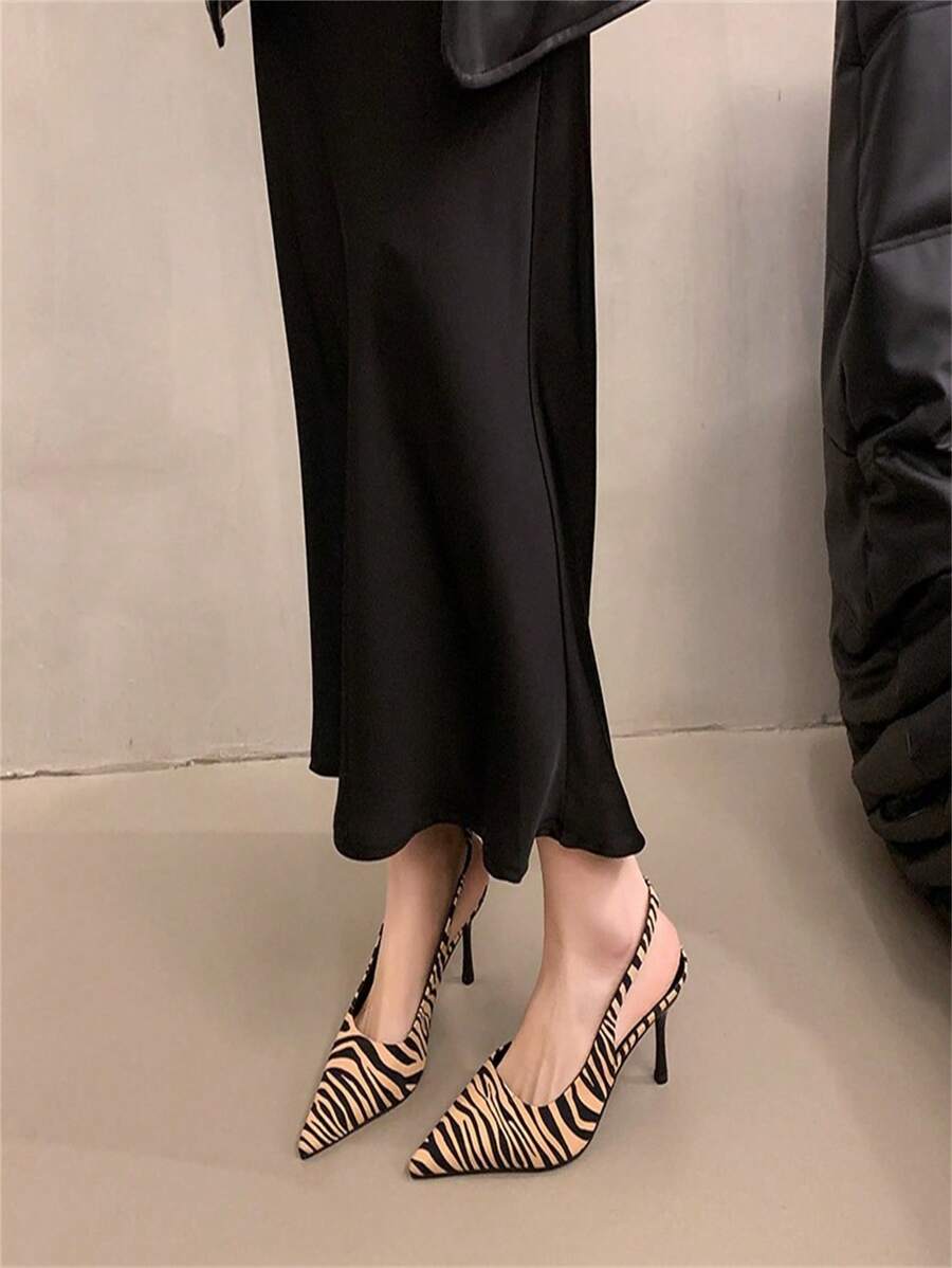 2025 夏季新款休闲中跟凉鞋，尖头，橡胶细跟，女士时尚修身百搭凉鞋 - 棕色 - 查看 1