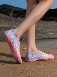 Contrast Color Striped Beach Water Shoes For Men, Thin Fabric Quick-Dry Anti-Slip Soft Sole Yoga Shoes, Suitable For Teens, Casual Summer, Outdoor, Athletic, Vacation, Graduation Gifts, Birthday Accessories