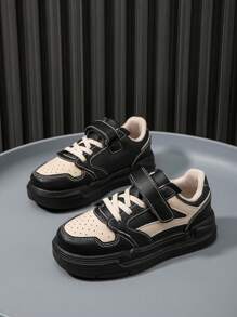 1 双儿童彩色运动鞋休闲滑板鞋，透气弹性柔软减震轻便防滑耐磨，适合男孩和女孩