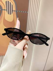Gafas de moda con marco ovalado pequeño en estilo retro para hombres y mujeres, de plástico con estilo clásico para usar al aire libre, de viaje, playa, vacaciones y uso diario en verano