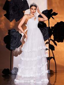 Vestido de novia blanco con cuello asimétrico con diseño calado, falda con diseño en capas y flores 3D - Blanco - Ver 1