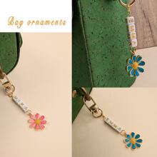 1pc Daisy Keychain, Devil's Eye/Daisy/Pearl, Customizable Letter, Multiple Color Options, Suitable As Christmas/Birthday Gift For Mother, Family, Friends