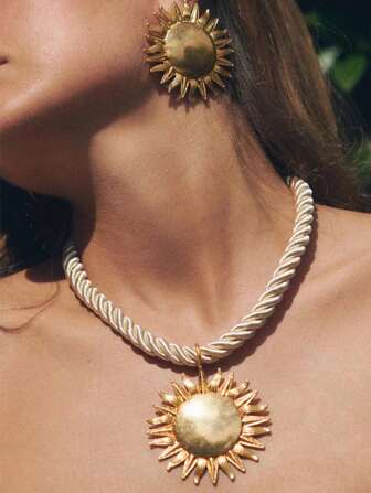 1 Set Fashion Alloy Exaggerated Sunflower Pendant Necklace & Earrings, Vacation Beach Jewelry For Women