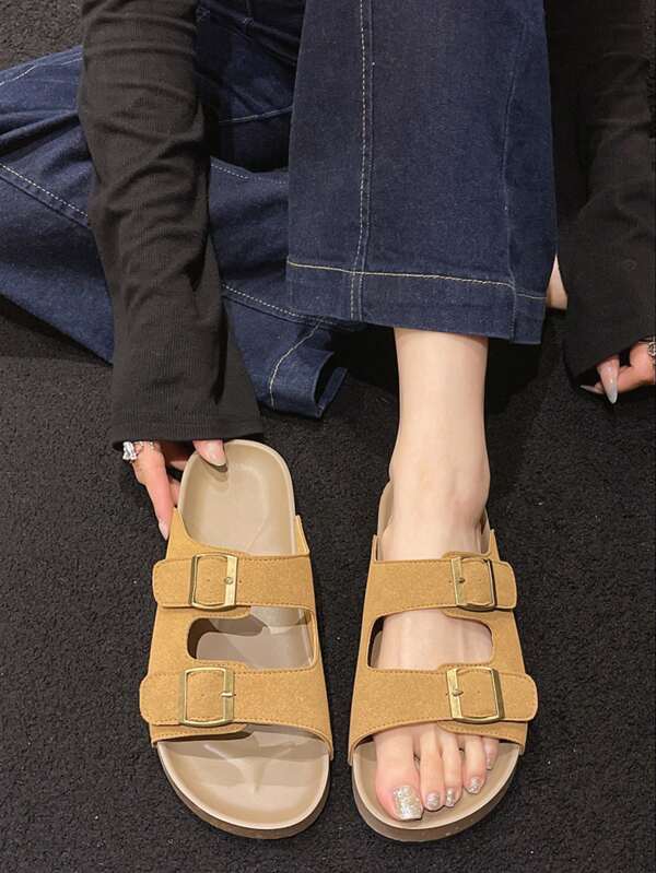2025 New Design Women Summer Flat Casual Buckle Slip-On Vintage Beach Slippers, Fashion Outdoor Flat Low Heel Sandals For Ladies