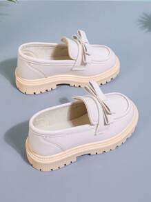 1 Pair Ivory Toddler/Girls' Simple Shiny Leather Princess Flats, Soft & Comfortable Thick Insole Round Toe Non-Slip Increased Height Fashion Loafers, Suitable For 3-15 Years Old Girls For Party, Dance, Daily Casual, Vacation, Spring/Autumn New