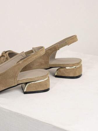 2025年秋季女士露趾纽扣粗跟高跟鞋