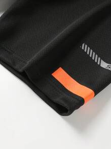 Conjunto de ropa deportiva de moda minimalista, camiseta deportiva y pantalones cortos transpirables, con detalles de mangas que agregan un toque atlético, apropiado para deportes diarios como correr, ir al gimnasio, senderismo, trekking - Negro - Ver 4