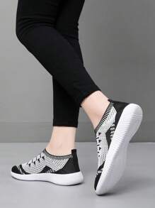 2025 New Men's Outdoor Sports Shoes, Running Shoes, Knit Upper, Anti-Slip Sole Design, Suitable For Outdoor Activities