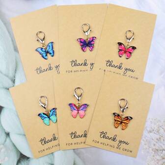 Mini söt fjärilsnyckelring - zinklegeringsberlock med hjärtevärmande "Tack för att du hjälpte mig att växa"-meddelande - perfekt för Thanksgiving, jul, skolstart och alla tillfällen för att uttrycka tacksamhet och uppskattning. Biltillbehör. Söta gotiska Y2k-presentidéer. Väskeberlocker. Biltillbehör. Lärare, vän, syster.