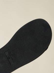 厚底女士搭扣凉鞋,撞色复古度假波西米亚风露趾凉鞋,舒适简约夏季新款坡跟平底防滑沙滩鞋,搭配连衣裙优雅时尚,波点帆布运动休闲鞋,春秋季糖果色系,金色圆头,金属纽扣罗马凉鞋 - 金色 - 查看 10