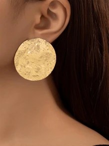 1 par de aretes redondos con disco metálico en relieve, accesorios versátiles para el uso diario