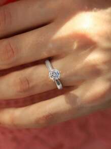 1 pièce Anneau de mariage en argent sterling 925 avec design de bague à 6 griffes, 1 ct de moissanite de couleur D. Convient pour les fiançailles, les épouses, les petites amies, les cadeaux d'anniversaire, les cadeaux d'anniversaire de mariage. Bijoux de mariée haut de gamme