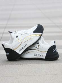 Zapatillas de malla transpirables, estilo coreano versátil antideslizante para hombres, zapatillas de running casuales para primavera/verano 2025