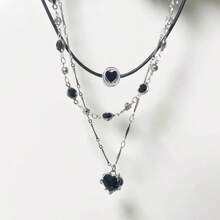 Black Heart Multi-Layer Pendant Necklace, Minimalist Luxury Charm Necklace, Elegant Women's Necklace, Black Heart Leather Necklace, Chic And Sweet Black Leather Rope Clavicle Chain, Suitable For Daily Wear, Parties And Dates