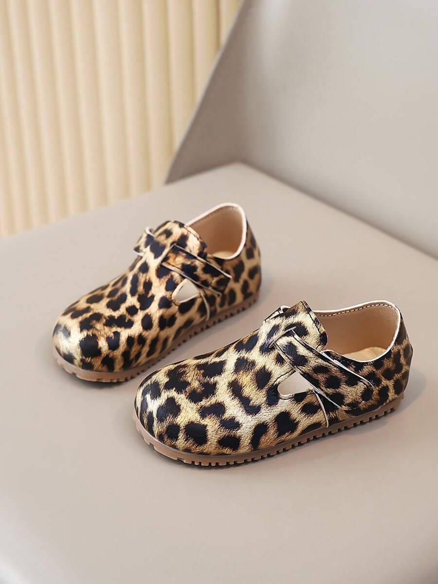 1 Pair Unisex Kids Leopard Print Flat Casual Outdoor Shoes, Suitable For Spring & Autumn