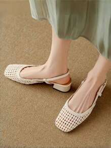 Mẫu sandal bít mũi vuông đế chunky dệt rỗng kiểu vintage mới mùa Xuân/Hè 2025 dành cho nữ. - Màu be - Xem 6