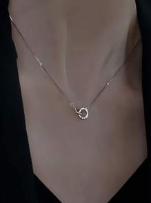 Sterling Silver Rhinestone-Set Double Ring Necklace For Women New Chic Minimalist And Cold Style Interlocking Collarbone Chain - Square and Round Interlocking Necklace - View 3