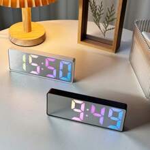 1 pieza Reloj digital, NUEVA VERSIÓN Reloj despertador LED para el dormitorio, Reloj de escritorio electrónico con pantalla de temperatura, Control de voz, 12/24 h, Reloj pequeño para decoración de dormitorio (sin batería y adaptador), Decoración de dormitorio, Vuelta al cole, Decoración escolar, Regalo escolar