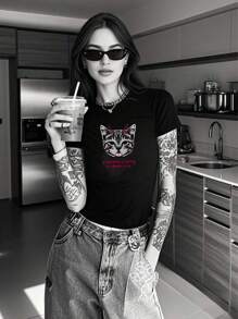 Urban Graffiti Letter Baggy T-Shirt - Cotton Unisex Loose Fit Couples Street Fashion Cartoon Anime Graphic Letter Print Hip