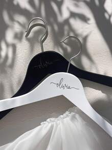 定制衣架，新娘衣架，婚礼衣架，个性化衣架，婚纱衣架，定制金属衣架，木质衣架，太太衣架，姓名衣架，定制伴娘礼物（送给他、男朋友、女朋友、朋友），情人节礼物，母亲节礼物，节日礼物，父亲节礼物，毕业礼物，婚礼礼物，乔迁礼物，学习用品，新年礼物，永恒的爱 - 彩色 - 查看 3