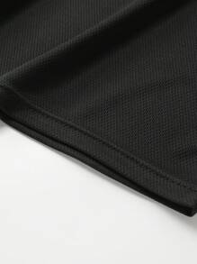 Conjunto de ropa deportiva de moda minimalista, camiseta deportiva y pantalones cortos transpirables, con detalles de mangas que agregan un toque atlético, apropiado para deportes diarios como correr, ir al gimnasio, senderismo, trekking - Negro - Ver 5