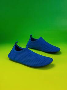 1 Pair Kids/Girls Spring/Summer Dopamine-Inspired Solid Color Fashion Breathable Slip-On Water Shoes, Suitable For Indoor & Outdoor Scenes Like Gym, Beach, Yoga, And Baby Walker, Non-Slip Sole - Royal Blue - View 2