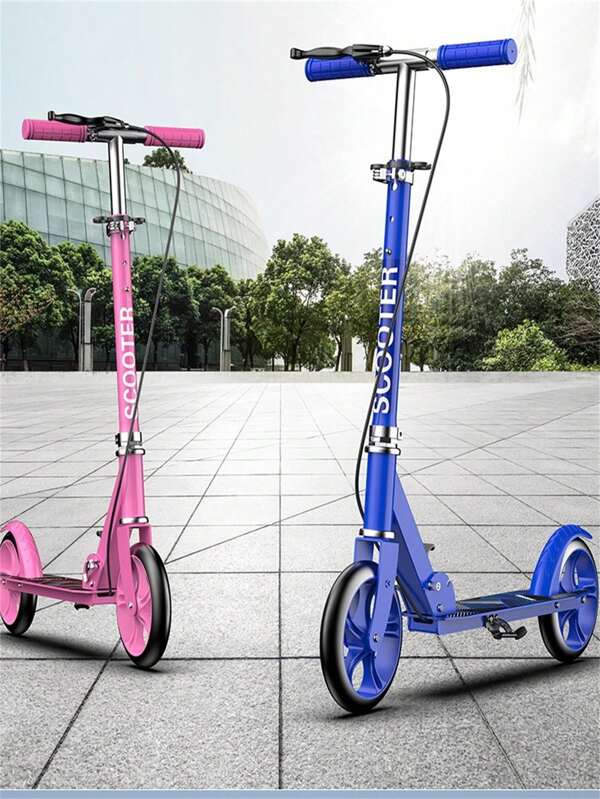 Une trottinette non électrique ; vélo à pédales, vélo de ville, freins doubles, conception de pneus en PU, conception pliable, hauteur réglable, pédales givrées, convient pour le campus, le travail, l'extérieur et autres occasions