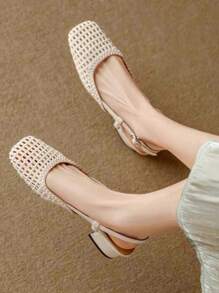 Mẫu sandal bít mũi vuông đế chunky dệt rỗng kiểu vintage mới mùa Xuân/Hè 2025 dành cho nữ. - Màu be - Xem 3