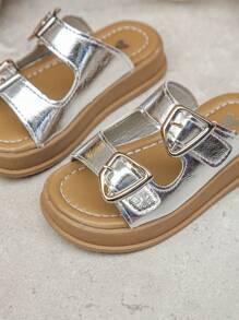 1双女童拖鞋儿童鞋女童2025新款流行夏季银色舒适软底时尚学生平底凉鞋 - 銀色 - 查看 4