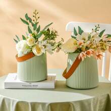 1pc Multi-Color Vintage Floral Style Plastic Vase, Dry Flower Storage Container, Flower Basket, Garden Decor, Living Room & Dining Table Centerpiece, Flower Pot, Unbreakable, Ice Bucket, Suitable For Wall Decor, Wedding & Party Decoration, Vertical Striped, Soft Touch, Adorable Plastic Vase, Can Be Used As Hanging Basket, Very Practical, Also Can Be Used As Desktop Storage, Kitchen Storage, Bedroom Small Trash Can Home Decor Back To School Room Decor School Supplies