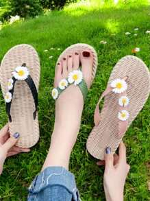Sandalias pata gallo con flores para verano nuevo modelos