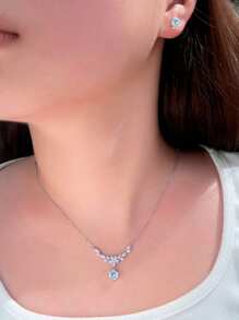 1 Set de joyas de plata de ley 925 auténtica con cúbicos de zirconia brillantes incrustados en forma de flor y hoja, incluyendo collar colgante y pendientes, regalos para bodas, compromisos, fiestas nupciales y festivales para mujeres