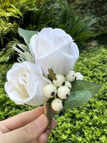 1 件西式婚礼新郎新娘象牙玫瑰胸花婚宴商务会议贵宾翻领花婚礼用品 - 彩色 - 查看 2