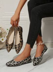 Women's Flat Pointed Toe Leopard Print Flats, Comfortable & Lightweight Outdoor Slip-On Shoes