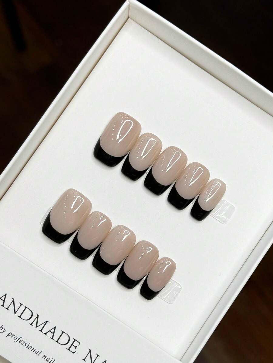 新年风格按压式指甲，黑色法式尖头美甲用品