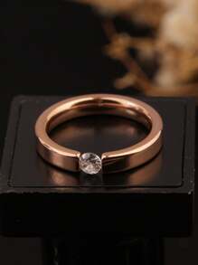 1pc Titanium Steel Single Rhinestone Zirconia Ring, Rose Gold, Popular Fashionable Personalized Style, Suitable For Women To Wear Daily Or Gift