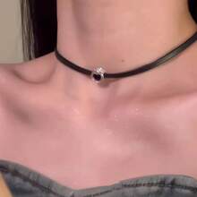 Black Heart Multi-Layer Pendant Necklace, Minimalist Luxury Charm Necklace, Elegant Women's Necklace, Black Heart Leather Necklace, Chic And Sweet Black Leather Rope Clavicle Chain, Suitable For Daily Wear, Parties And Dates