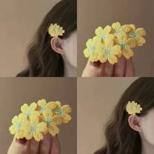 4pcs Knitted Embroidered Solid Color Flower BB Hair Clips, Gentle Style Hair Accessories Claw Clips Hair Claws Hair Barrettes, School Stuff, Vacation Outfits Woman, New Years - White+Blue+Yellow+Pink - View 3