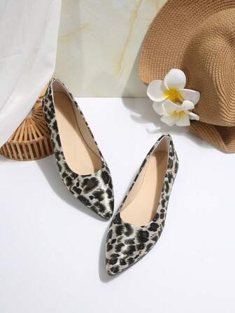 Zapatos planos tipo bailarina con puntera puntiaguda y estampado de leopardo, cómodos y ligeros zapatos slip-on para uso en exteriores para mujeres
