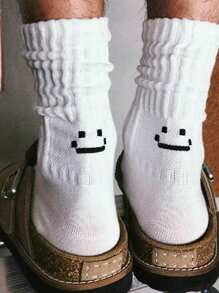 1/2/3/6双简约白面袜，男士夏季运动袜，女士黑色居家地板袜，多色百搭青年运动袜，让你的双脚展现青春活力，非常适合夏季穿着，透气的设计让这款袜子更适合跑步、跳绳、打球等运动穿着，秋季