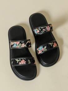 Sandały wsuwane z losowym kwiatowym nadrukiem na grubej podeszwie, modne, plażowe klapki z odkrytymi palcami, wygodne klapki na platformie w stylu boho, odpowiednie na lato, wiosnę/jesień - Czarne - Zobacz 6