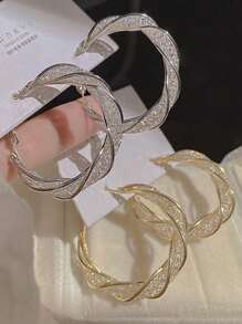1 Pair Of Copper Alloy Twisted Hollow Luxurious Wrap Around Earrings For Women