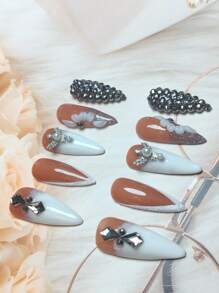 10 Pieces Of Pure Handmade Wearable Nails, Hand-Pinched Petals And Diamond Stamens, Individual Nail Pieces Are Covered With Black Diamonds, Water Drop Diamond Decoration, Glitter Pink V-Shaped. It Is Suitable For Daily Leisure Vacations, Banquets, Parties And Other Activities.