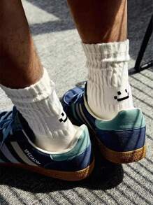 1/2/3/6双简约白面袜，男士夏季运动袜，女士黑色居家地板袜，多色百搭青年运动袜，让你的双脚展现青春活力，非常适合夏季穿着，透气的设计让这款袜子更适合跑步、跳绳、打球等运动穿着，秋季