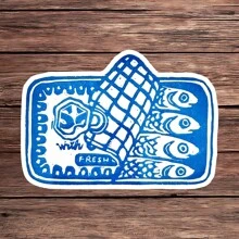 1 件罐装沙丁鱼贴纸 - 复古海鲜美学乙烯基贴花 | 复古蓝白手绘艺术 | 有趣的美食礼物，适用于笔记本电脑、水瓶、笔记本、冷却器等 | 防水钓鱼与海洋爱好者贴纸、学校用品、返校季