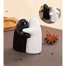 Cute Decorated Salt & Pepper Shakers, Embracing Couple Design, Black & White Modern And Vintage Style, Easy To Refill & Dispense Seasoning Bottle Set,School Supplies