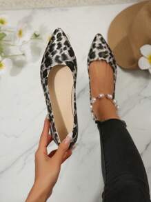 Women's Flat Pointed Toe Leopard Print Flats, Comfortable & Lightweight Outdoor Slip-On Shoes
