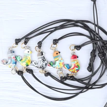 1 pieza/5 piezas Pulsera colgante de pollo miniatura colorido, elegante vintage con tema animal, hecho a mano con cordón de plástico tejido, tamaño ajustable, adecuado para uso diario y fiestas, regalo para amantes de los animales, se puede dar a familiares o amigos