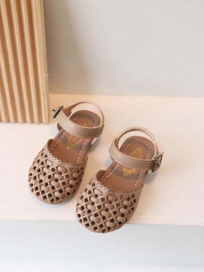 1 Pair Girls' Minimalist Woven Beige Flat Sandals, Suitable For Summer Indoor/Outdoor Princess Shoes